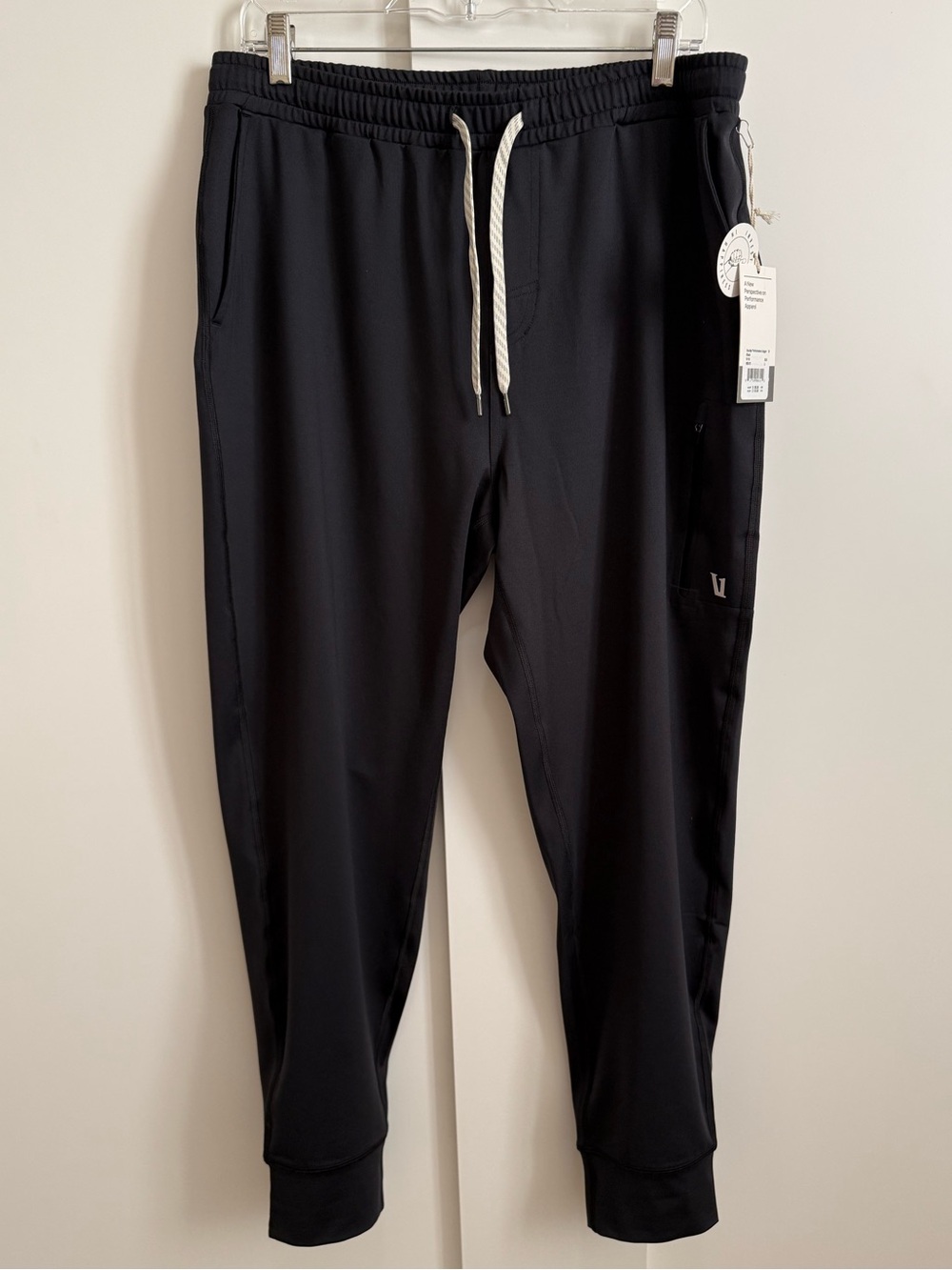 Vuori Sunday Performance Jogger Black L Athleisure Workout Run Comfort 4-way